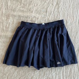 LIKE NEW- ALO Yoga Varsity Tennis Skirt, Black Size M